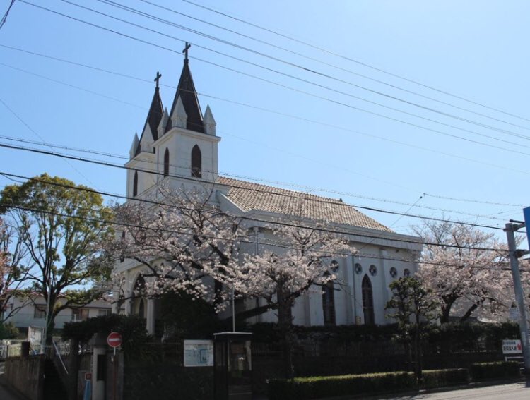 keipiano_music's tweet photo. 取壊されようとしている清水教会。1935年(昭和10年)フランス人ドラエ神父によって建てられました。
この美しい歴史的建造物、芸術的価値あるものを是非残してほしく、音楽家や芸術家達が共に働きかけています。
もし宜しければ署名のご賛同をお願い致します。#清水教会 #拡散希望RTお願いします https://t.co/bJJjbAUZui