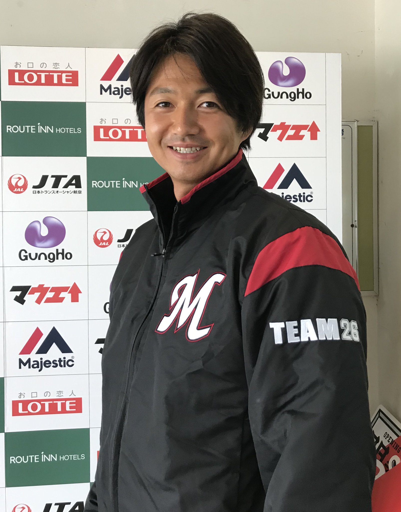 千葉ロッテマリーンズ Twitterren Team26ゴールド会員入会記念品のグランドコートを着用している唐川投手 こちらのアイテムを希望の方はお早めに入会をお願いします 広報 Chibalotte 千葉ロッテマリーンズ Twitterren Team26ゴールド会員入会記念品のグランドコートを着用している唐川投手 こちらのアイテムを希望の方はお早めに入会をお願いします 広報 Chibalotte