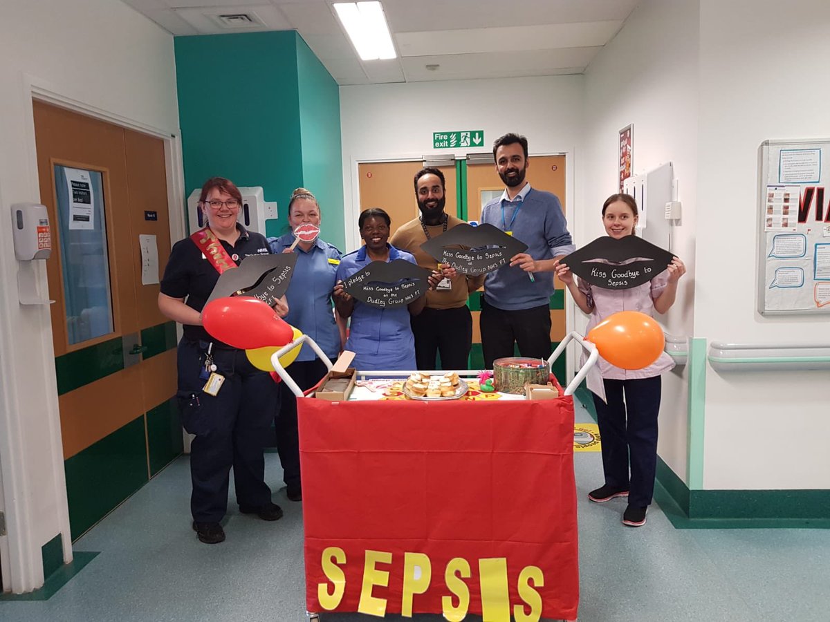 resusdudley's tweet image. @DudleyGroupCEO @kkelly8963 @themeddirector @SepsisUK @MrMattWeller @juliepain62 @ned_hobbs staff &amp;amp; pharmacists on B2 hip suite pledge to #KissGoodbyeToSepsis 💋 after a visit from the #TrolleyOfKnowledge raised their #SepsisAwareness with a game of #Sepsis Bingo &amp;amp; Blockbusters