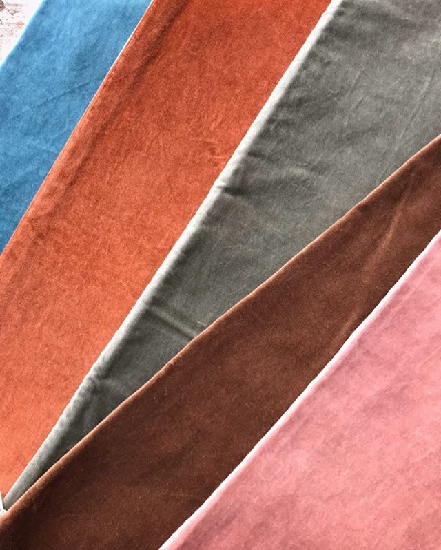 LarusiRugs's tweet image. Give me colour! A selection of hand dyed cushion covers in the studio. Delicious subtle colours by @kirstenhecktermann 
#colour #subtlecolors #burntorange #khaki #softpink #aquablue #sage #copper #cushions #interiordesign #velvet #velvetcushions #interio… bit.ly/2WYTxIy