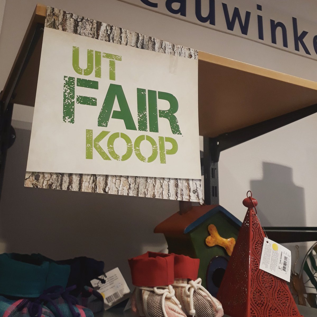 WWNijkerk's tweet photo. ⏰ Reminder! De hele maand februari = uitverkoop! #uitverkoop #uitfairkoop #sale #koopjes #februari #fairtrade #cadeau #wereldwinkel #nijkerk https://t.co/MBuh84mzrQ