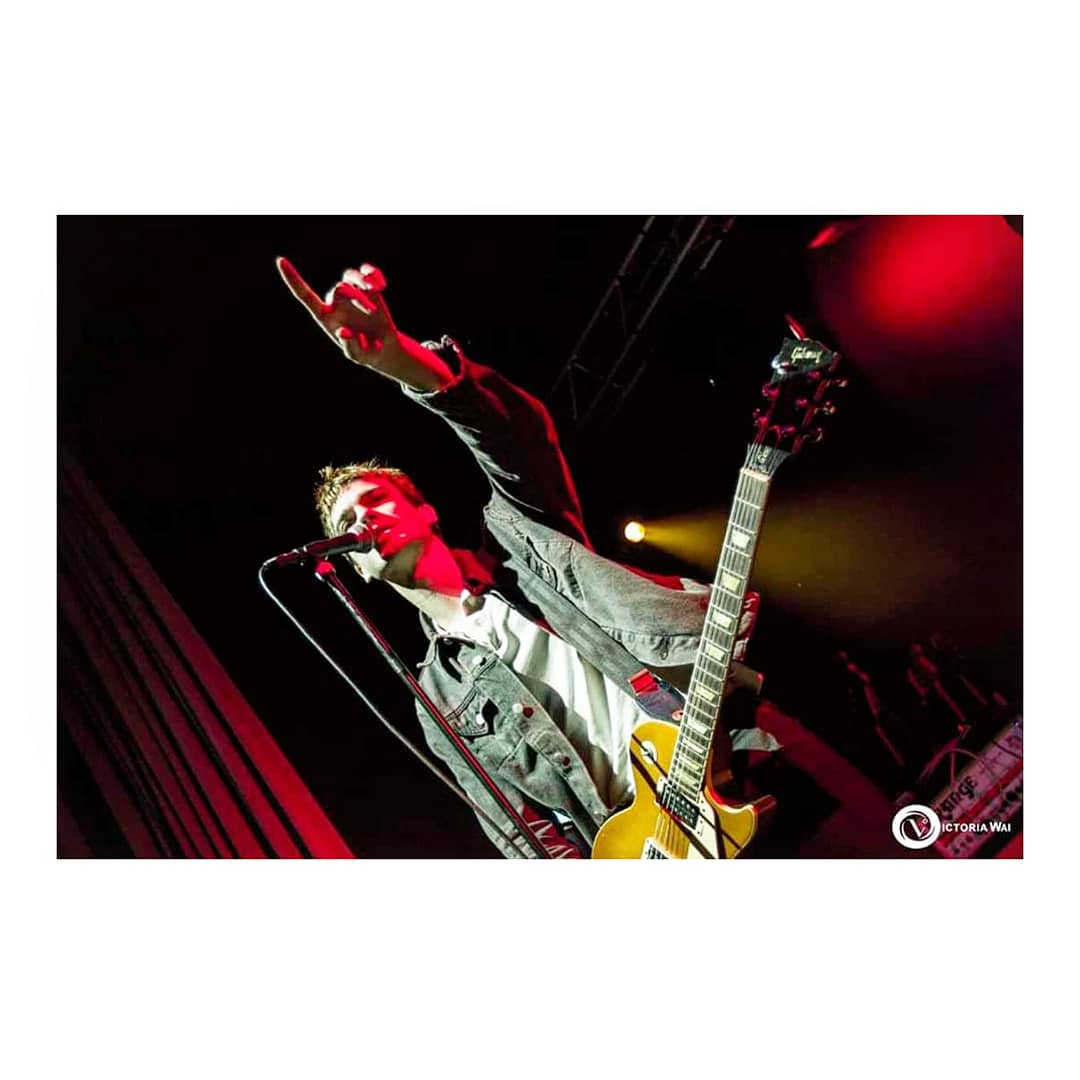_victoriawai_'s tweet photo. .@heyrocco_ at @wylambrewery supporting @thelemonheads 11th February 2019.
What a way to open the night in support of The Lemonhead. It was a vibrant, energetic & entertaining set.
#HeyRocco #LiveMusic #NewMusic #MusicPhotography #Photography #VictoriaWai #137Imaging #PixByVix https://t.co/CqSrpkK4rI