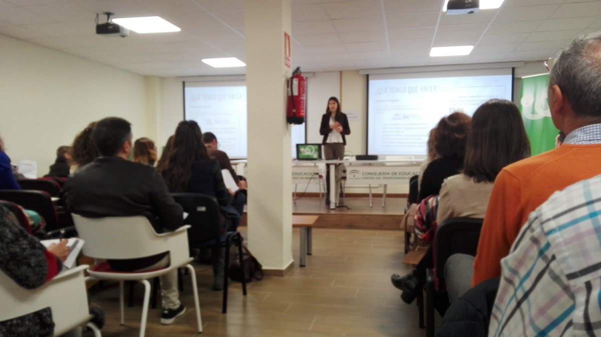 comunicacreando's tweet photo. Ya estamos en las Jornadas Comunica en representación de @IESMirayadelMar Comenzamos!!!
@EcoMiraya @MirayaPaz @ComunicApro_ @RedBECREA https://t.co/67MyR6oDRa