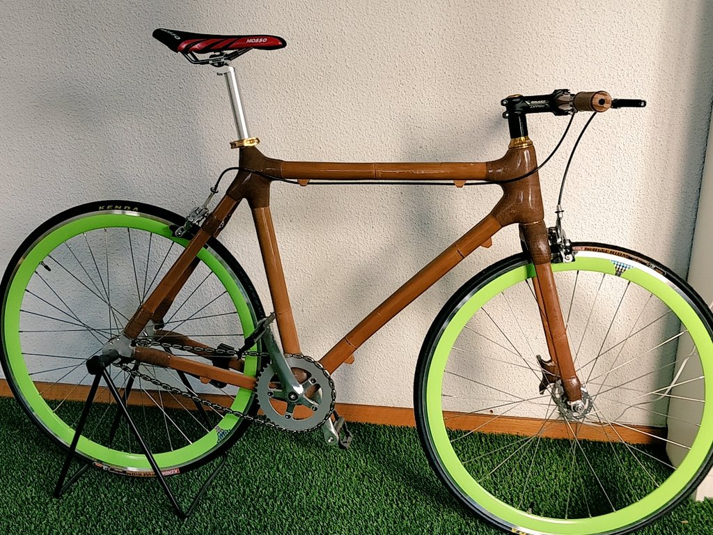 Woodenson's tweet photo. Tenemos la bici DEFINITIVA para Ponce.
Pero queremos una cantidad indecente de promo. 
#UnaBiciParaPonce 
Sí, es de madera. De bambú.
https://t.co/DZd7FIjOOs https://t.co/dgCm6l3fJC