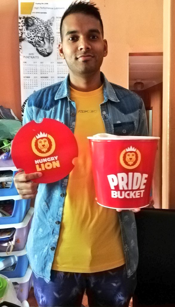 NishyWezSyd's tweet photo. @hungrylion For sure there are 12 Pride Buckets @hungrylion #PrideBucket #ProudlySouthAfrican #EverydayDeals ๐ฎ๐ฎ fit for the whole family #WIN #FingersCrossed #HungryLikeALion https://t.co/1kOn5XzDYN