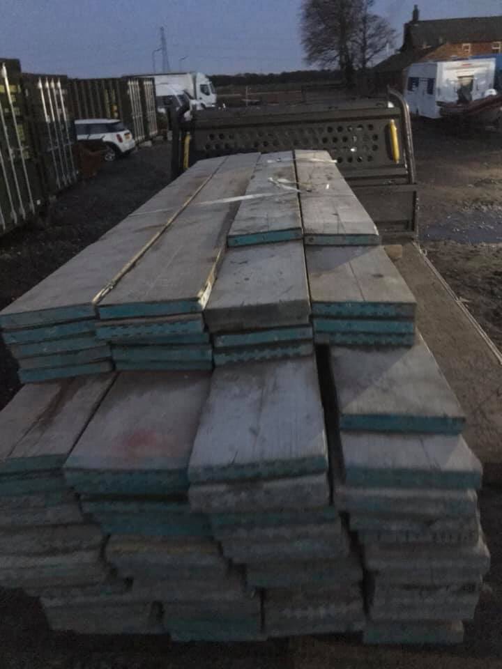 ReclaimedLpool's tweet photo. Scaffboards used 13fts x 80 used lengths. 
Sizes are 8” wide x 1 1/2” thick 13ft long. £8.00 each. 
Call me on 07341773555 
Can deliver for a price just need a postcode.
#reclaimedtimberliverpool #upcycle #usedtimber #furniture #recycle #pitchpinebeams #scaffoldingboards https://t.co/25e6R5txmZ