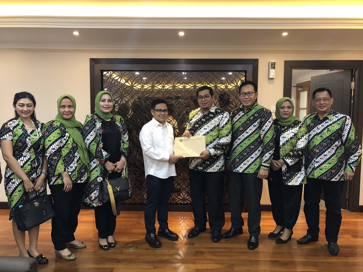 Dialog dengan Pengurus Pusat IPPAT
(PP-IPPAT)
Dibutuhkan undang-undang yang mempertegas posisi dan peran PPAT