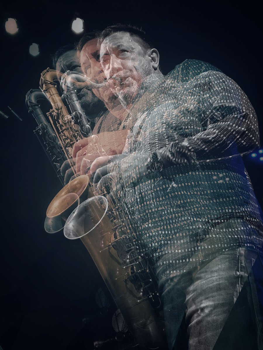JAZZ PHOTOGRAPHY:
#elmomentofetichista with sax player Gorka Benitez in Jamboree Jazz Club @jamboree_jazz

📷 Photo by JazzC.

#fotosconmoviljazzc #mobilephotography #colorphotography #blackandwhitephotography #jazz