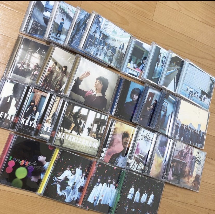 giftsplanning's tweet photo. 🎉欅坂46 プレゼント🎉
①1st〜7th CDセット
②響 ムビチケ限定クリアファイル
③2nd year 限定Tシャツ

各1名様にプレゼント！
※①は当選者様から連絡がないため再出品です

【応募方法】
フォロー&amp;リツイート！
→DMします

希望をリプで当選確率アップ！

当選発表はDMにて
締切は2/18 22時です！ https://t.co/FO0ucjONZT
