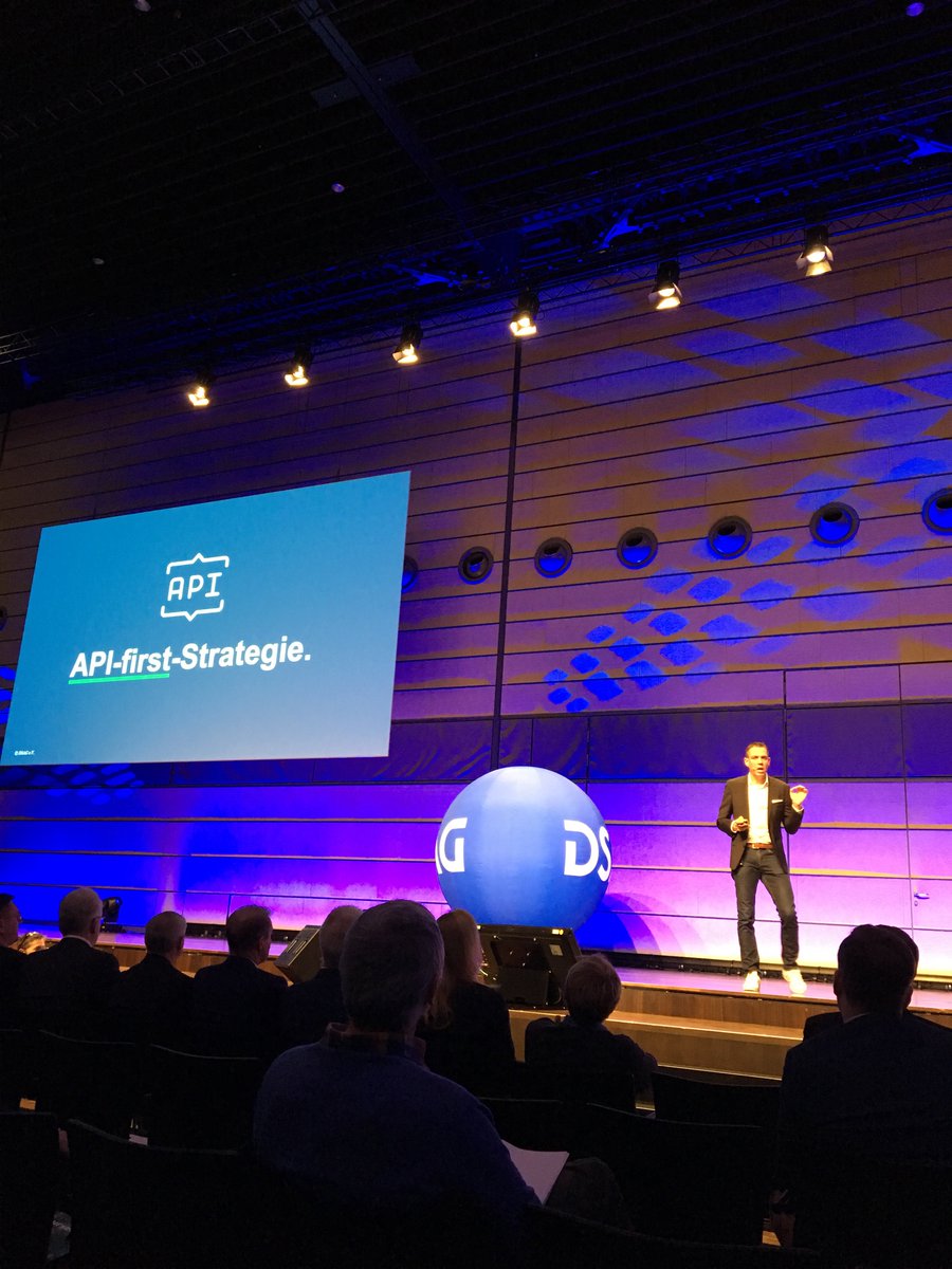 _DSAG's tweet photo. #API-first-Strategie #Integration #DSAGTT19 https://t.co/zeccnVdTfU