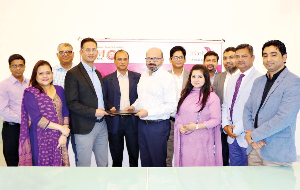 i3_program's tweet photo. #bKash, one of our partners in #i3program #Bangladesh, brings #QRtechnology for ease in payments. With smartphones on rise in Bangladesh, it will be interesting to see how the #low-moderate income segment respond to use QR based payments. https://t.co/u7UqbhsrnS #Fintech #QRcode https://t.co/0fngnPKiEC