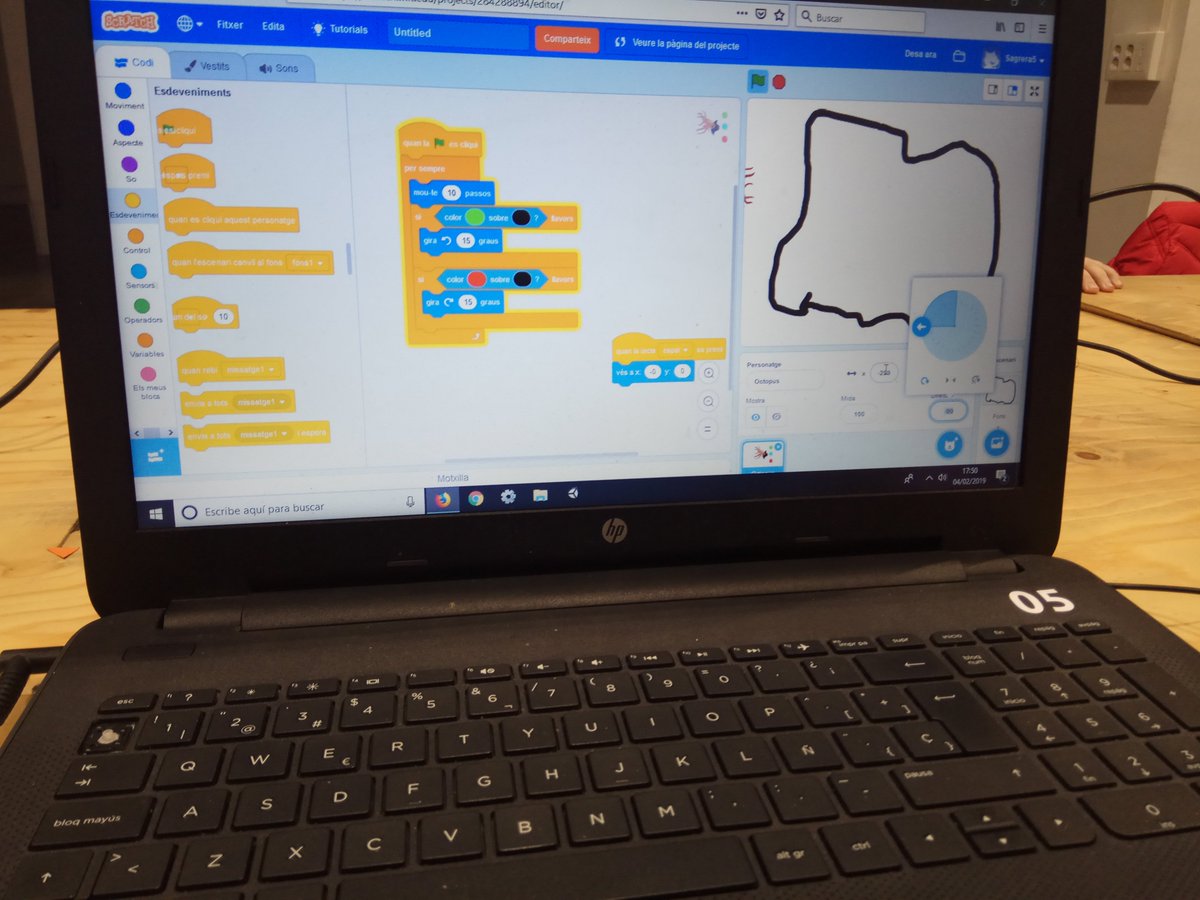 albertbercero's tweet photo. Els últims dos dilluns les nenes i nens del Congrés dels Indians han estat fent projectes amb @scratch Aquí alguns personatges protagonistes d'un conte i la programació d'un #linetracer a @sokotech @sokokids https://t.co/VGCOeanYfQ
