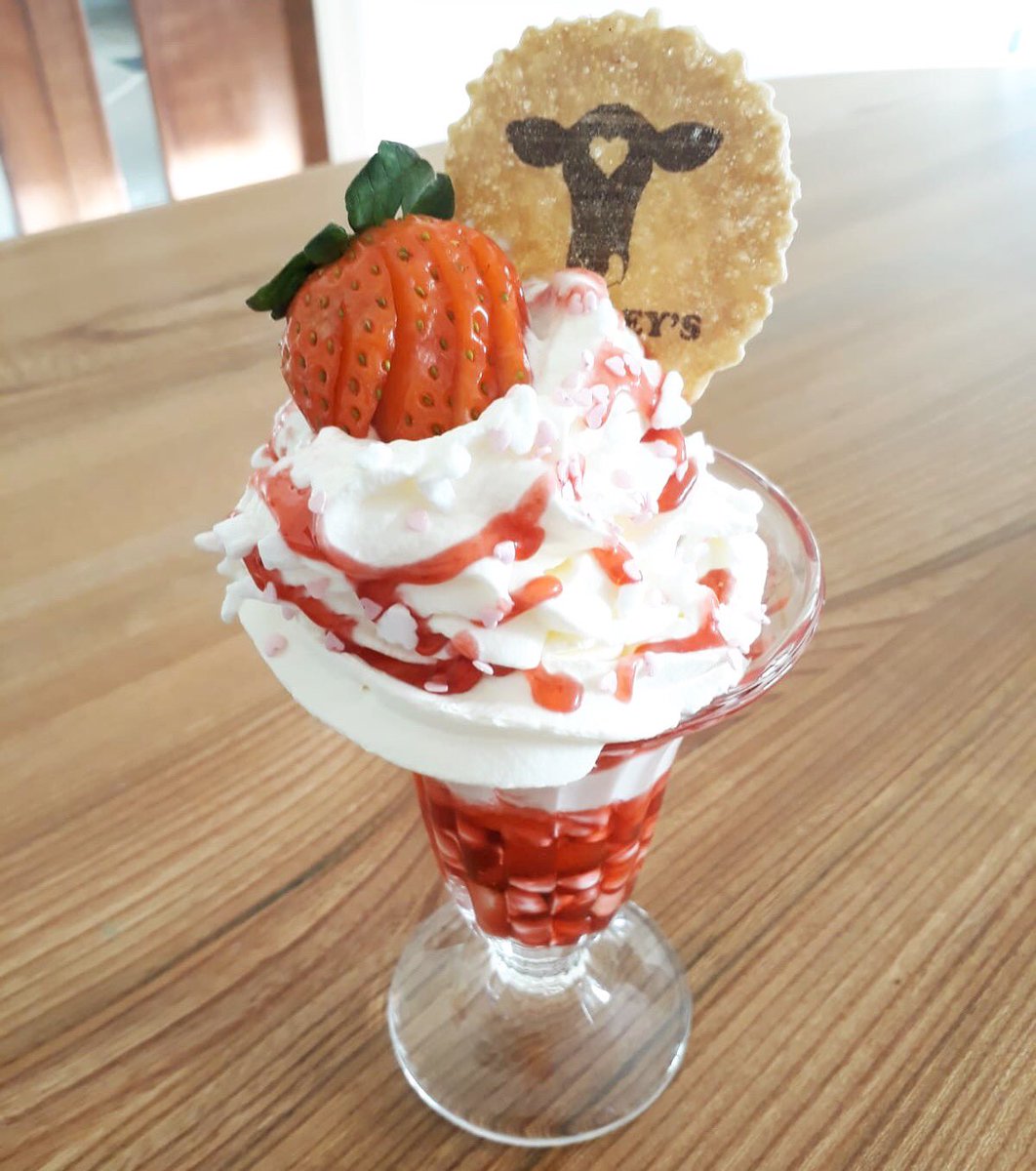 Check out our special Valentines Sundae!💕💗🍓
