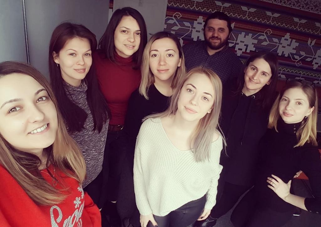 ABouaru's tweet image. No Makeup day. #officechallenge 😌