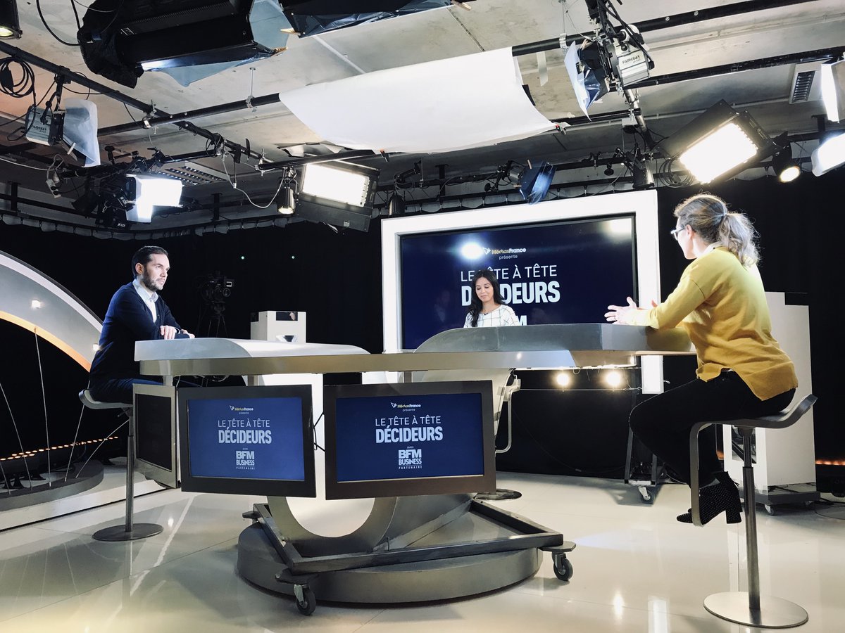 Register tweet media