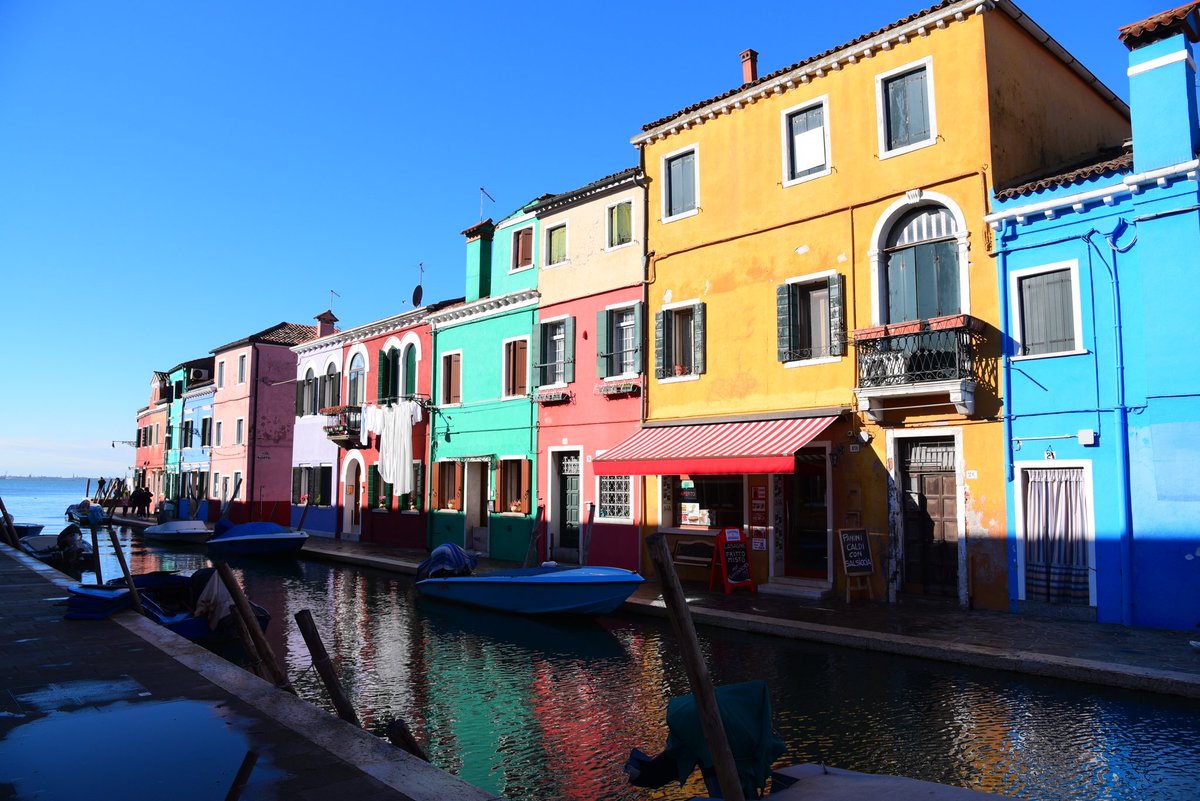 Tawawa 写真垢 ベネチアのブラーノ島 家の色がカラフル イタリア ベネチア ブラーノ島 写真好きな人と繋がりたい