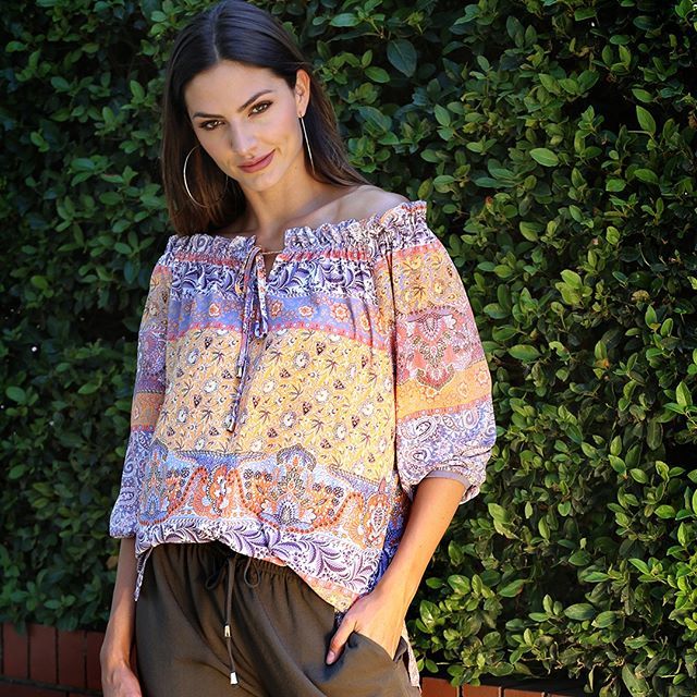 Introducing our Orange Floral Print Gigi Blouse 🤗 Easy, soft, flirty and fun ✔️ MOTTO.COM.AU
#fashionoverforty #fashionoverfifty #everydaystyle #styleatanyage #overfortystyle #overfiftystyle #melbournefashion bit.ly/2N5JWuU