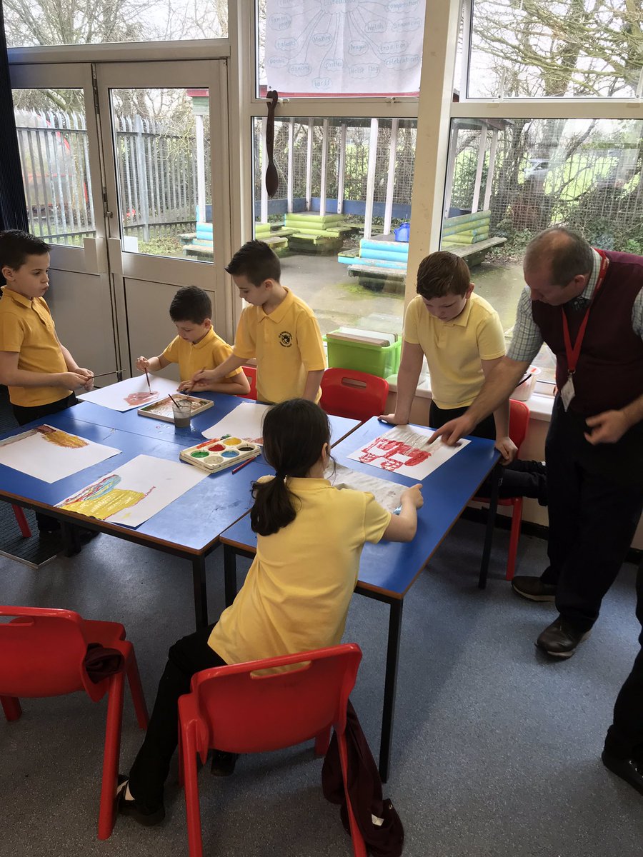 StAlbansSchool1's tweet photo. Working with a ‘real life’ artist. #sacpsy4 #sacpsart #sacpswelsh https://t.co/g7GdOrjsYK