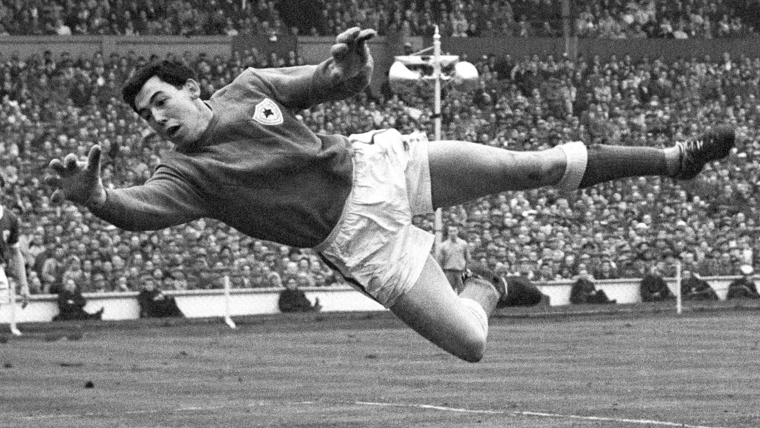 BoaterRalph's tweet photo. Legend 

Total and utter Legend 
Greatest goalkeeper of all time

Nothing else to say 😥

Gordon Banks 1937 - 2019 https://t.co/MvbhdEoIxM