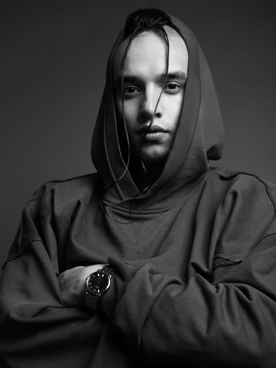 ClubCubic's tweet photo. Close your weekend with Dutch DJ & producer @CESQEAUX from with us at Club Cubic🚀
#clubcubic #cityofdreamsmacau #edm #musiclover #electronicdancemusic #partymusic #goodmusic #newmusic #february #macau https://t.co/kUyTrhu7xC