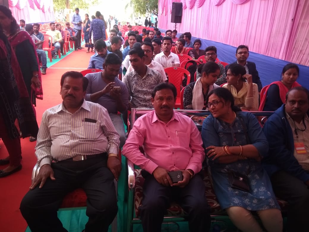 DeepakOdishabjp's tweet photo. ଆମ ପ୍ରିୟ କେନ୍ଦ୍ର ମନ୍ତ୍ରୀ ଶ୍ରୀ ଧର୍ମେନ୍ଦ୍ର ପ୍ରଧାନଙ୍କ ଉଦ୍ୟମ ଫଳରେ ଆଜି ଢେଙ୍କାନାଳ ଠାରେ ତରଫରୁ  ନିଯୁକ୍ତି ମେଲା ଅନୁଷ୍ଠିତ ହୋଇଯାଇଛି l  ଧନ୍ୟବାଦ ଦେବୀ ମାନନୀୟ କେନ୍ଦ୍ର ମନ୍ତ୍ରୀଶ୍ରୀ@dpradhanbjp ଙ୍କୁ ଢେଙ୍କାନାଳ ଜିଲ୍ଲା ର ଯୁବକ ମାନଙ୍କ ପାଇଁ ଏହି ମେଳା ଆୟୋଜନ କରିଥିବାରୁ l @MSDESkillIndia @BJP4Odisha https://t.co/SWqmPDFiin