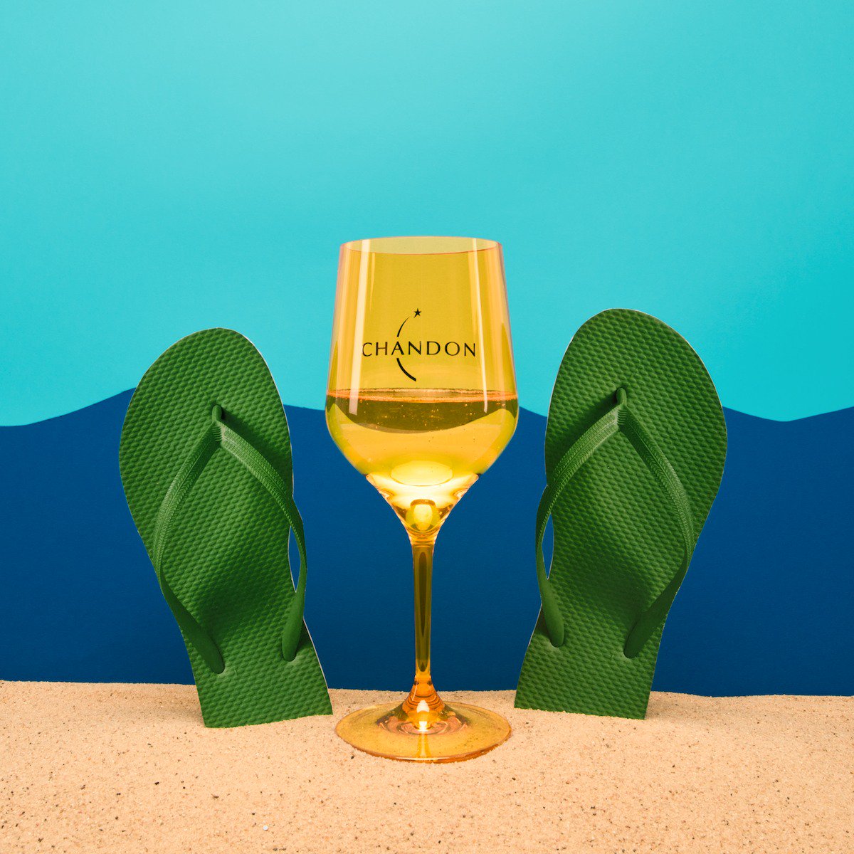 Chandonworlds's tweet photo. Rio Carnival 2019 is about to start! Is there a better way to chill between two samba sessions than having a fresh glass of Chandon by the ocean? #EnjoyTheSpark #EnjoyResponsibly https://t.co/Me1YIRE8cg