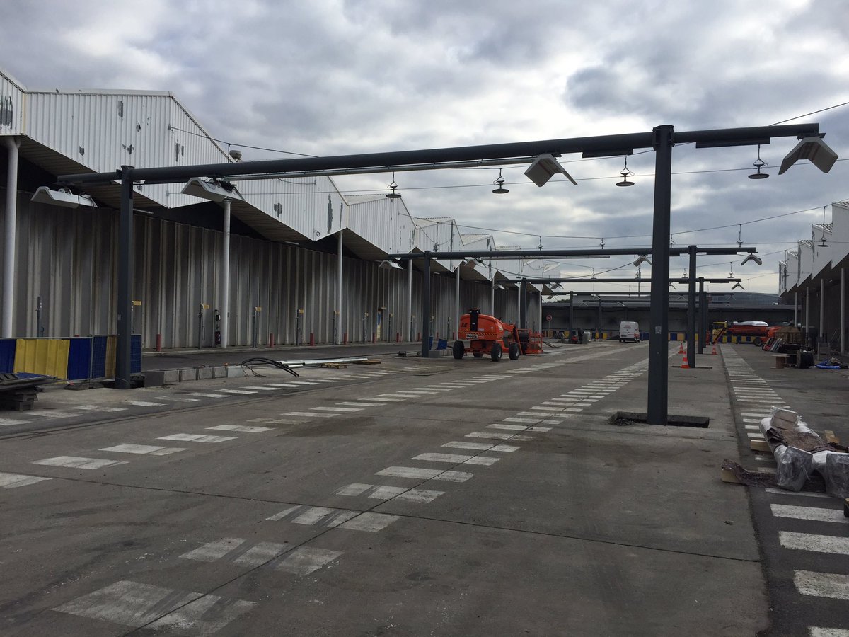 Похоже стоянка для электробусов