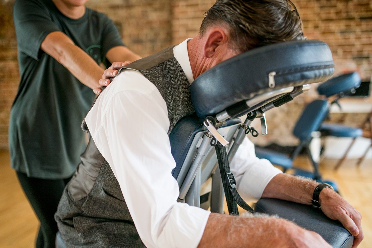 tysbrighton's tweet photo. #workplace massage can reduce stress &amp; increase productivity. Give your boss a hint that booking professional on-site massage could be just the thing they need for a healthier happier workforce. 
#brighton #leadership https://t.co/K5RJU5URHT