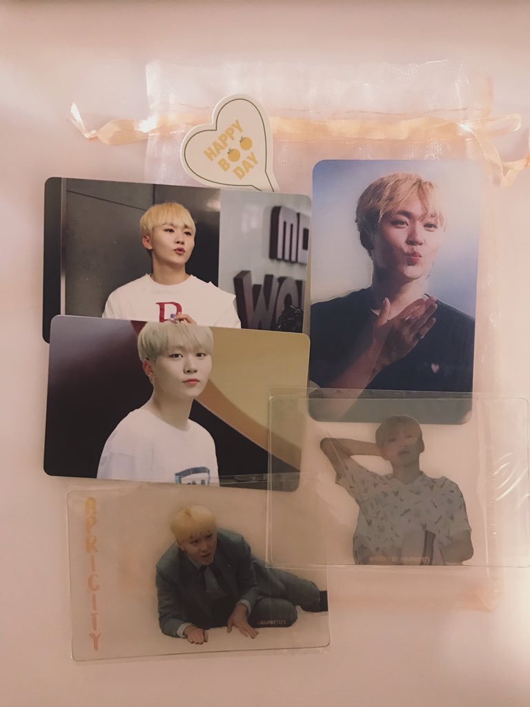summerhoonz's tweet photo. hello carats! ☺️ I’ll be giving out the following freebies during seventeen fansign in KL on 16/2. no requirement needed but if you want to be moots, just drop me a dm 💛 

Joshua cs &amp; pc: mine
Seungkwan freebies: @kwanteahouse 
Joshua cupsleeve: @shuacafesg 

 #theSAEMxSEVENTEEN https://t.co/dbsMzfgNh8