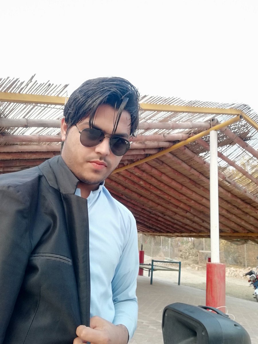 realZeeshankhan's tweet photo. https://t.co/b0L7S2H5PU