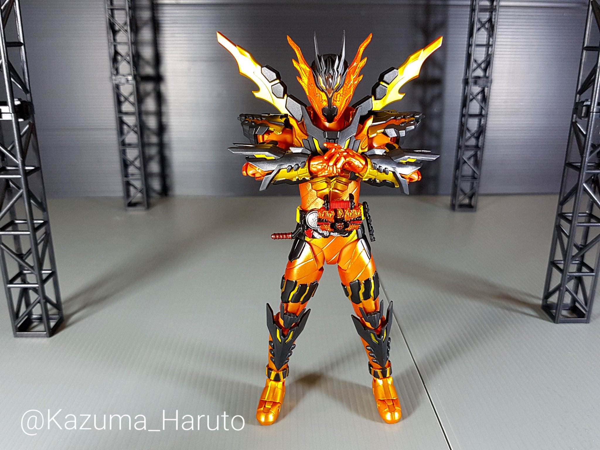 仮面ライダー クロスマグマ フィギュアーツ Amazon.co.jp: BANDAI S.H.Figuarts 仮面ライダークローズマグマ