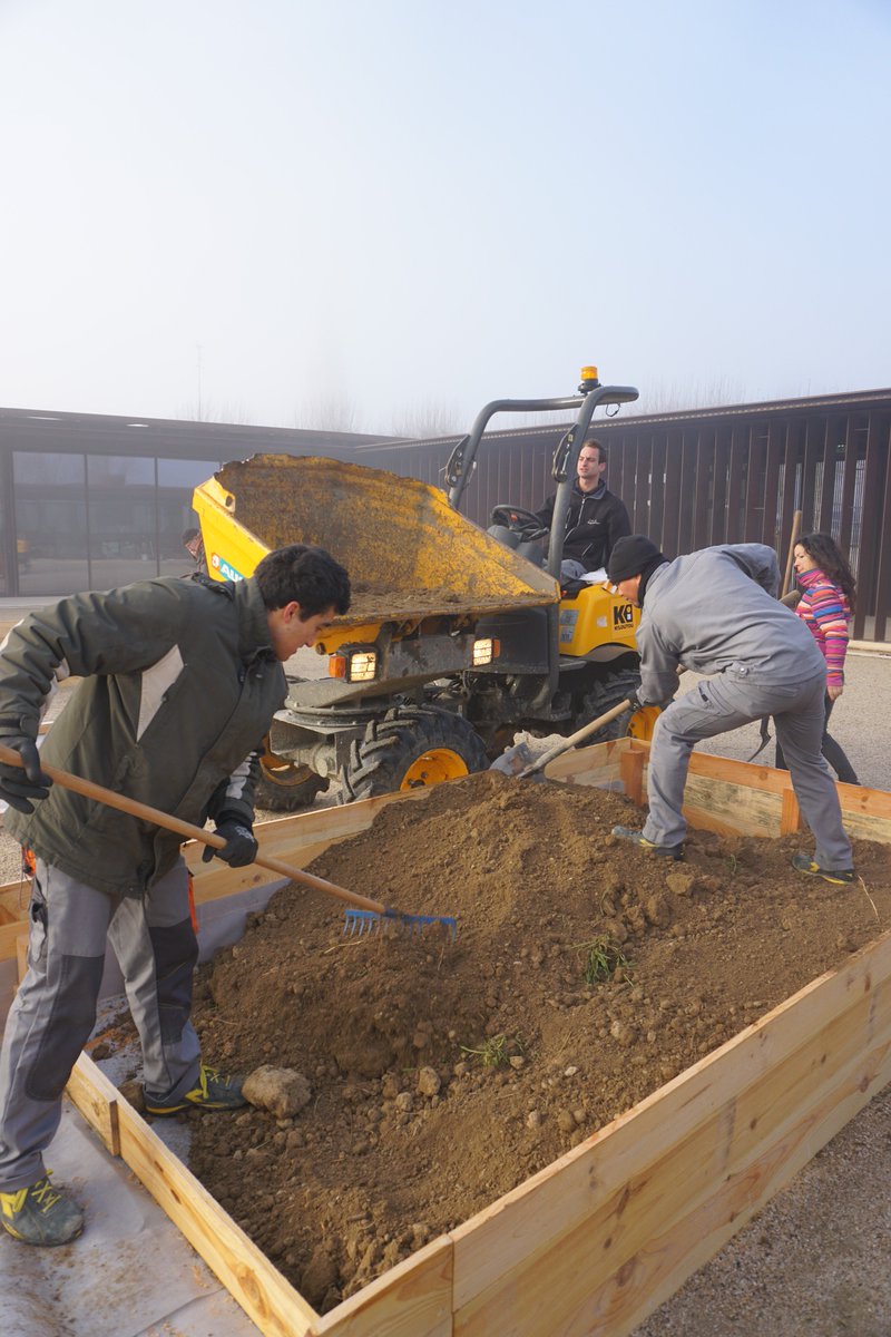Exposition "Patate" = jardinière géante 
Vernissage ce samedi à <a href="/LacuisineCAD/">La cuisine: Fermeture le mercredi 21 décembre 2022</a> !
la-cuisine.fr/vernissage-exp…

#artcontemporain #patate #exposition #expopatate 
#Occitanie #Tarnetgaronne #Nègrepelisse