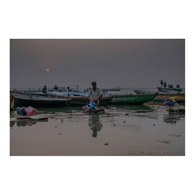 GPhotography_co's tweet photo. Dedication."If you can’t fly then run, if you can’t run then walk, if you can’t walk then crawl, but whatever you do you have to keep moving forward".
.
.
.
.
#streetlife 
#gallery_of_india
#streetphotography 
#dreaminstreet
#indiaphotos
#responsibletravel 
#dpsp_street ⠀
#s… https://t.co/MO3w6ku0eq