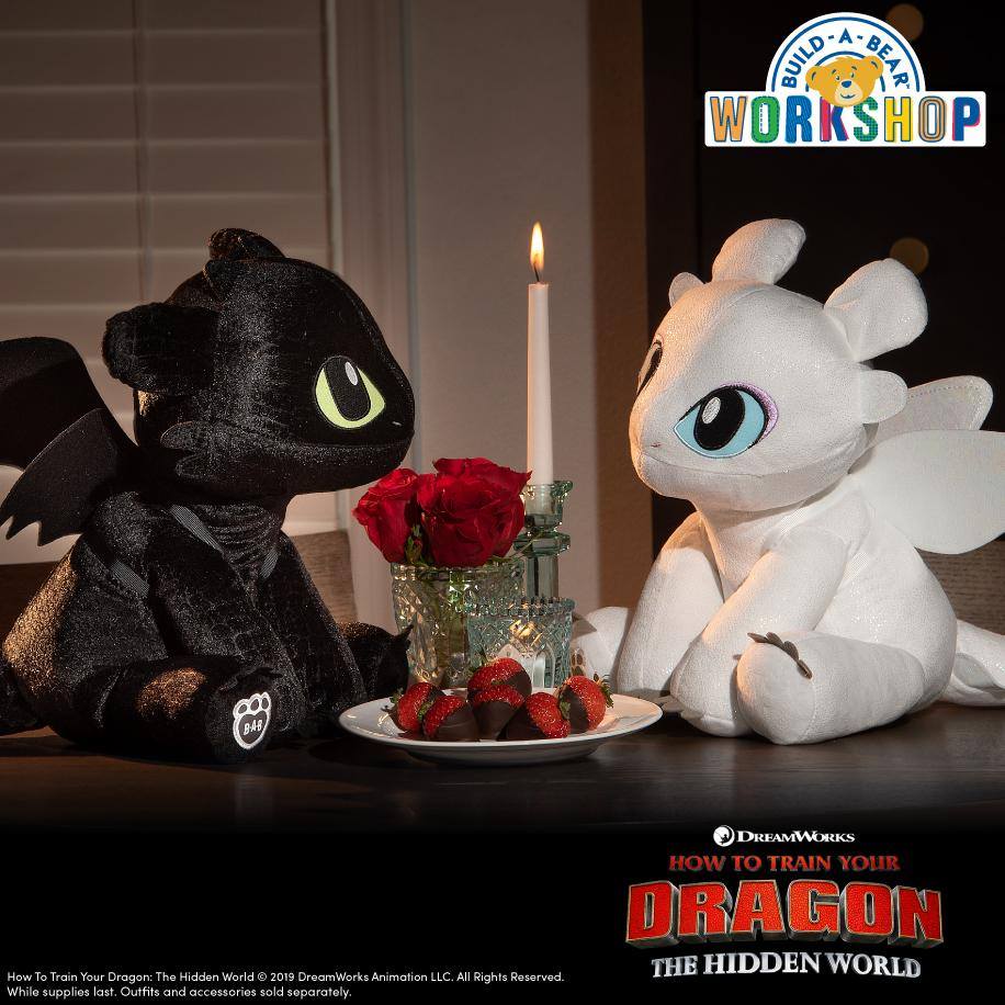 formel mod Vanærende Branson Landing on Twitter: "Build-A-Bear Workshop Love is in the air –and  Toothless and Light Fury make the perfect pair! Pair our two new dragon  friends together for a high-flying Valentine's Day