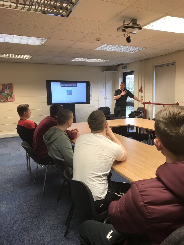 investigatefire's tweet photo. @artemistdl And today one of their first graduates turned teacher when I took a first year class from the @BScFireRescue from @wlv_uni to his fire station where lectured them on firefighting techniques https://t.co/BfF48uJk41