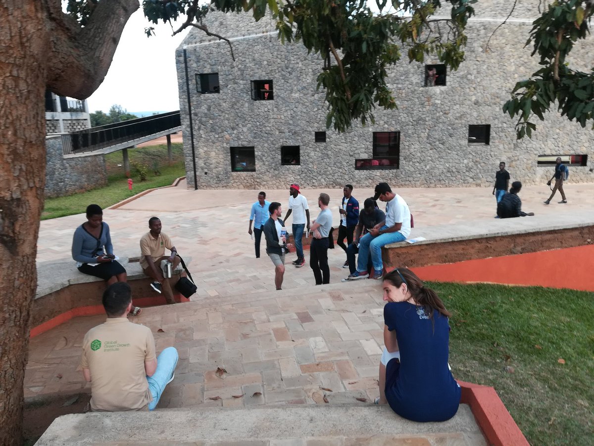 UR-CST-SABE tweet media