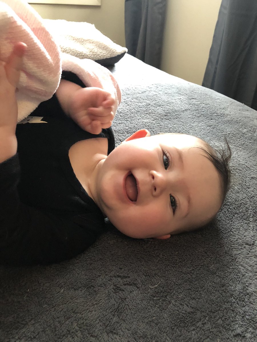 SaraWintersArt's tweet image. Happy 6 months Olive! @MarkWintersArt