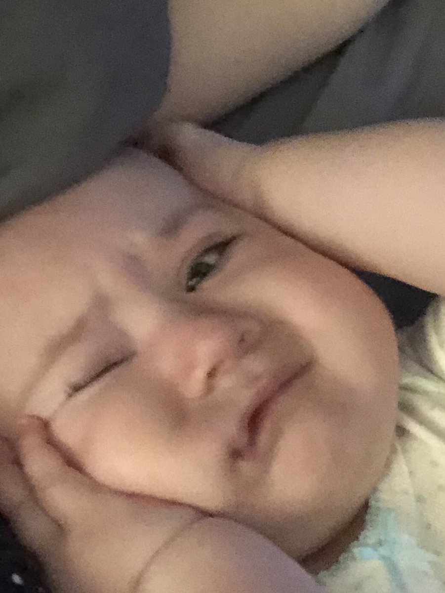 SaraWintersArt's tweet image. Happy 6 months Olive! @MarkWintersArt