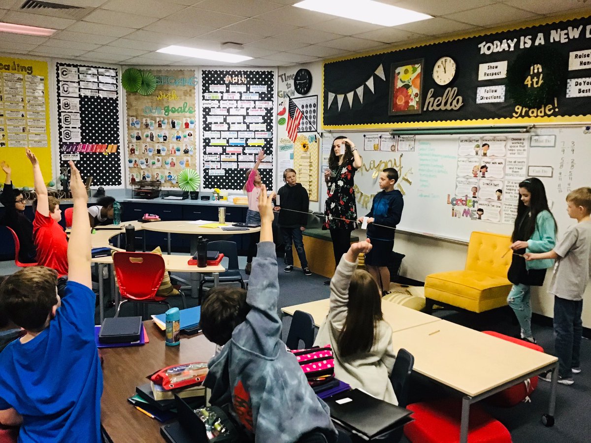 jennarzsimpson's tweet photo. Students are making a human number line this morning using fractions! They also got to work on some peer editing this morning. Thanks Miss Howell! @BaylorSOE @SVEmisd https://t.co/aYs8Ga7sNk