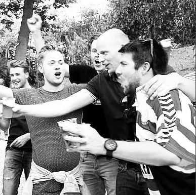 Hulp gevraagd!!

De vlag ter ere van Gerben #Eskes is sinds NAC thuis kwijt. Dit ondanks vereende zoekkrachten...

De vlag heeft een grote emotionele waarde. 

DIT BERICHT DELEN WORDT ERG GEWAARDEERD! #samendran

#OldiesDTC