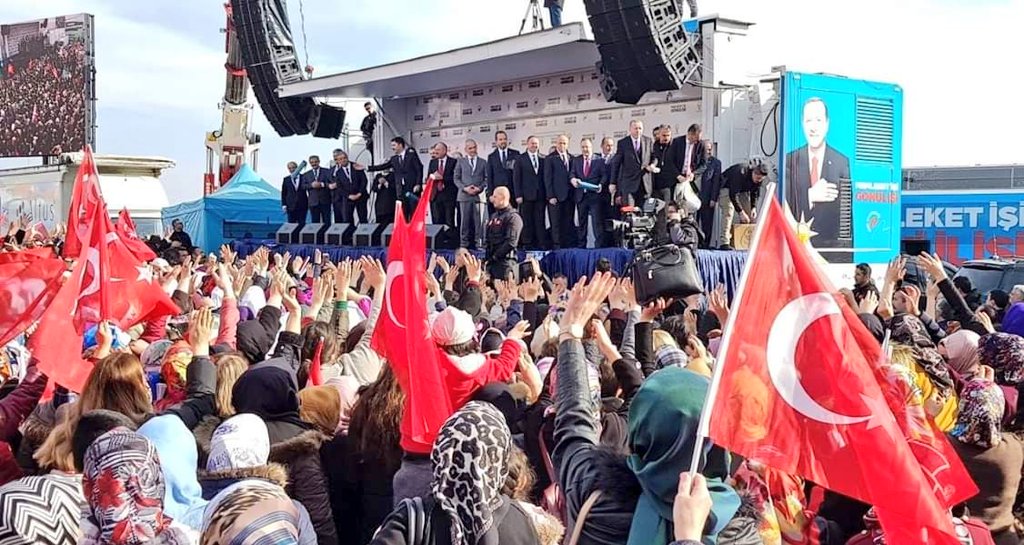 Ak Parti Genel Başkanımız ve Cumhurbaşkanımız Sayın Recep Tayyip Erdoğan'ı Kastamonuda yalnız bırakmadık.

Ne mutlu ki bize böyle bir davanın neferiyiz ve böylesi kutlu bir mücadelede görev alıyoruz.
