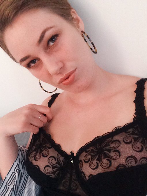 Would eat you as a snack. https://t.co/IRvwIxH6sK<a href="/tag/newprofilepic"class="tags"><span>#newprofilepic</span></a>