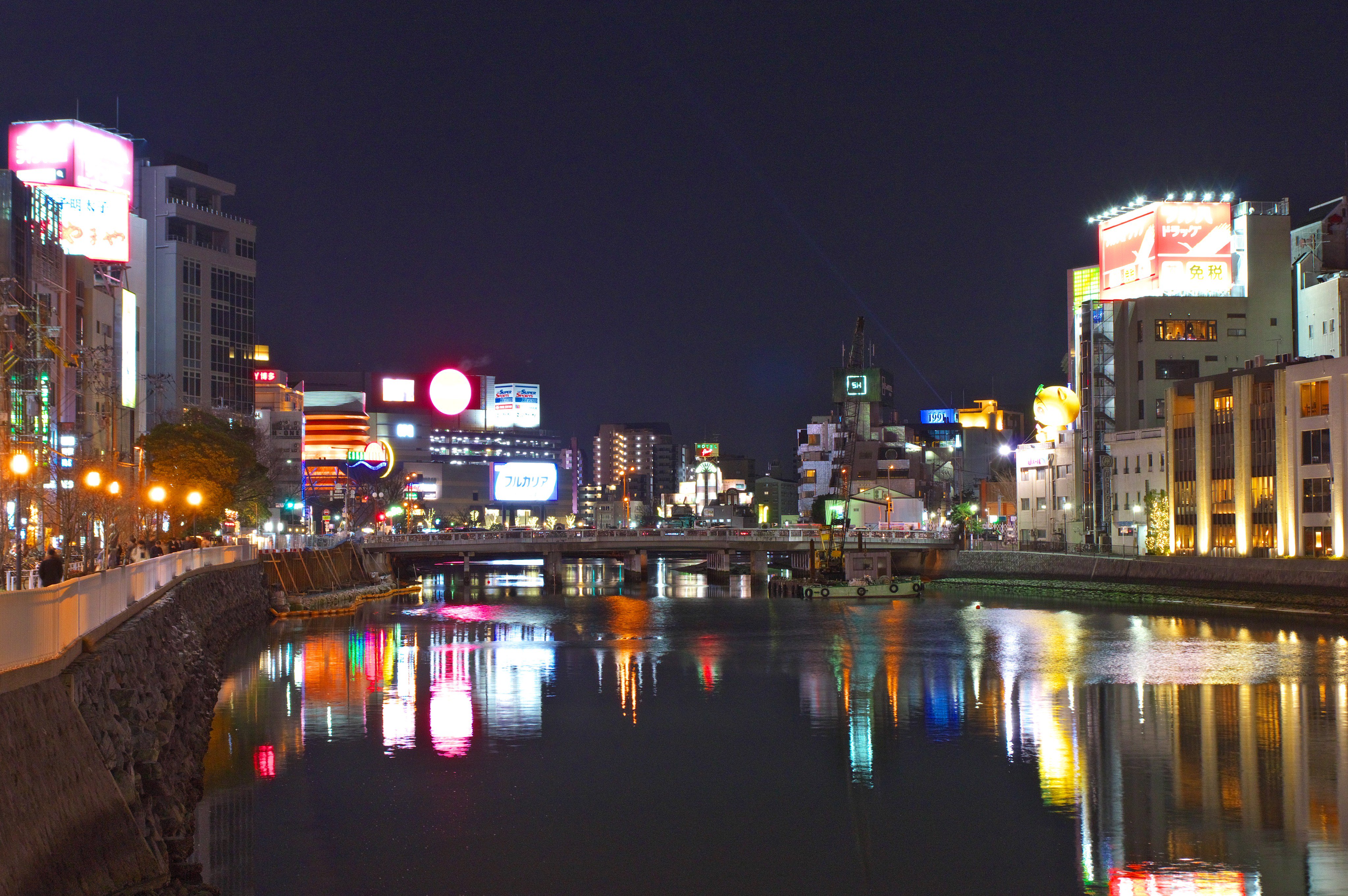 福岡の夜の街