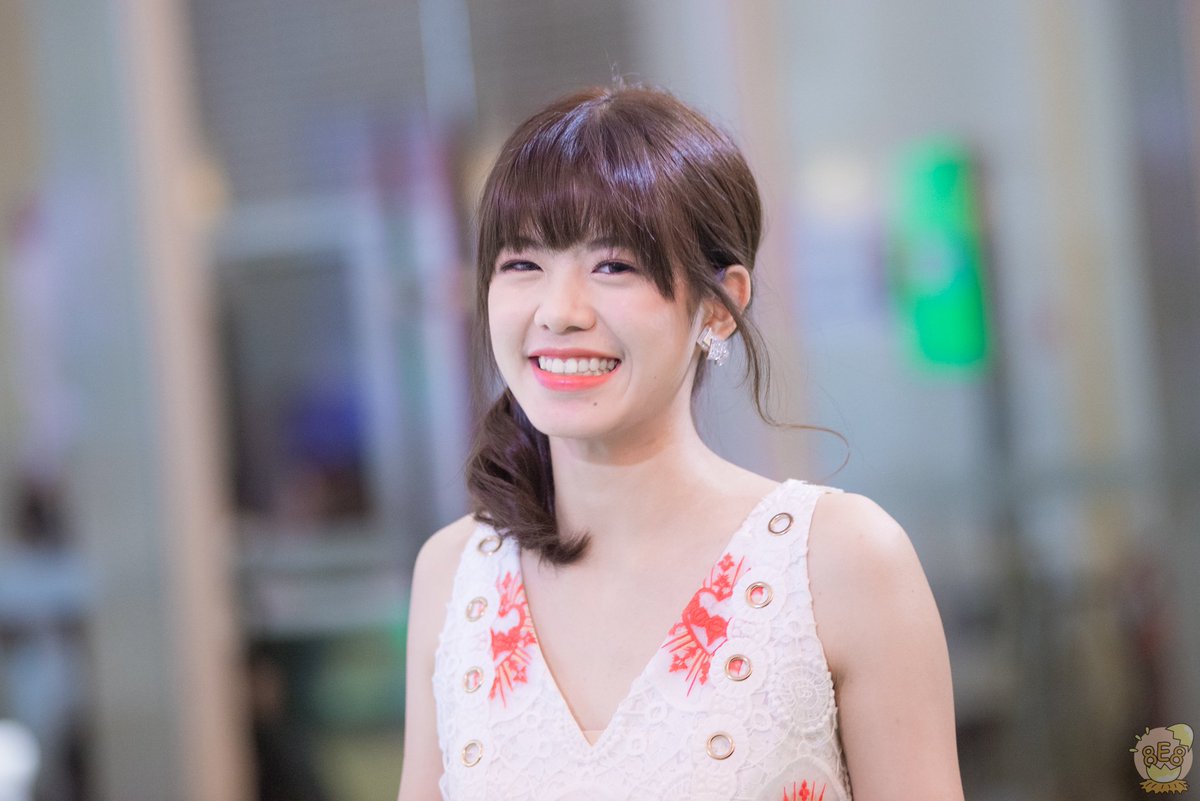 eightEeight48's tweet photo. เห้อมมม ความรัก💕 สวยพิเศษใส่ไข่เรยค้าบบบ #WeeBNK48 #BNK48 #8E8 https://t.co/hzztV0Cfm0