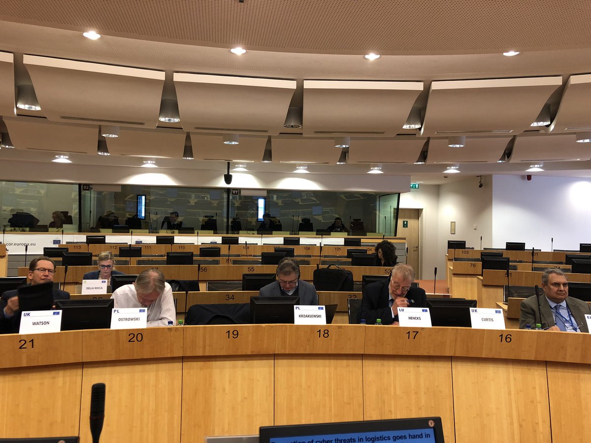 smetrabxl's tweet image. Professor #LauriOjala @UniTurku gave marvelous presentation on #LogisticsPerformanceIndex by @WorldBank at @EESC_TEN transport PSG meeting. Proud to chair! #LPI #turunkauppakorkeakoulu