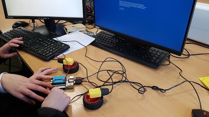 csarthurterry's tweet photo. KS3 @Raspberry_Pi Robotics club is a hit! @ArthurTerrySch #RaspberryPi https://t.co/pCYg5sZkQV