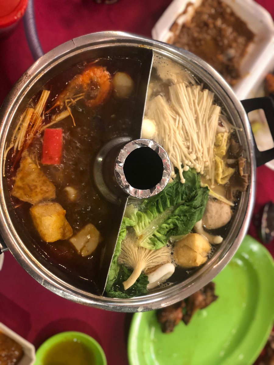 joncheah's tweet photo. Life is like a boat of steamboat. There is yin and yang .. good and evil .. spicy and non-spicy... balance #food #notfoamed #life #malaysia https://t.co/3Bd02CqGcM