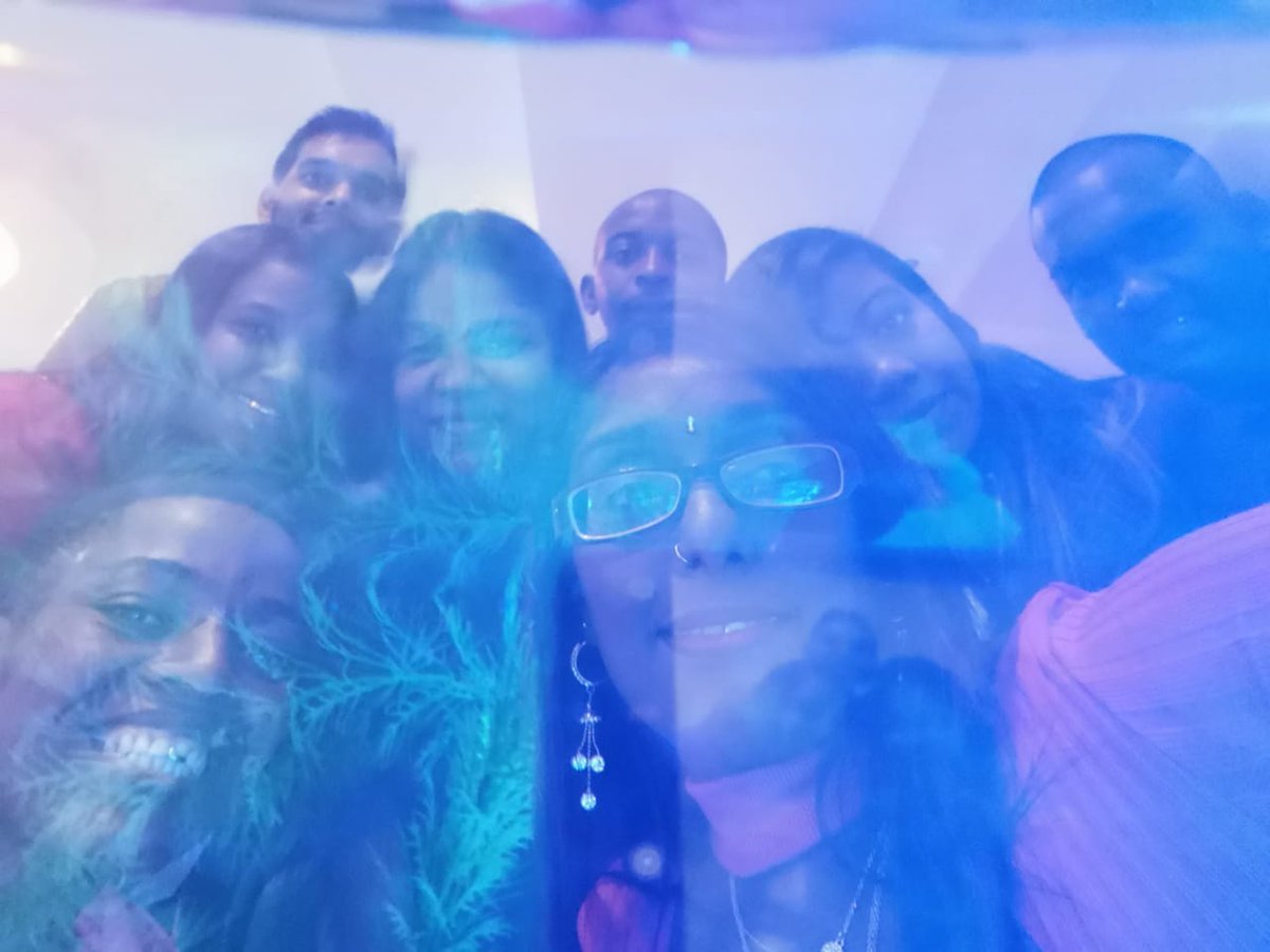 NishyWezSyd's tweet photo. @HuaweiZA @DJZinhle @huaweientza #DareToBeDifferent #Challenge02 #Psmart2019 @HuaweiZA @DJZinhle #DareToBeDifferent #Psmart2019 #SquadGoals My @HuaweiZA Fans family we met at the event a strangers and now are life long friend because of our shared love of the @huaweientza brand... #HuaweifansZA❤️ #HuaweiFamily https://t.co/vB5gvsFep7