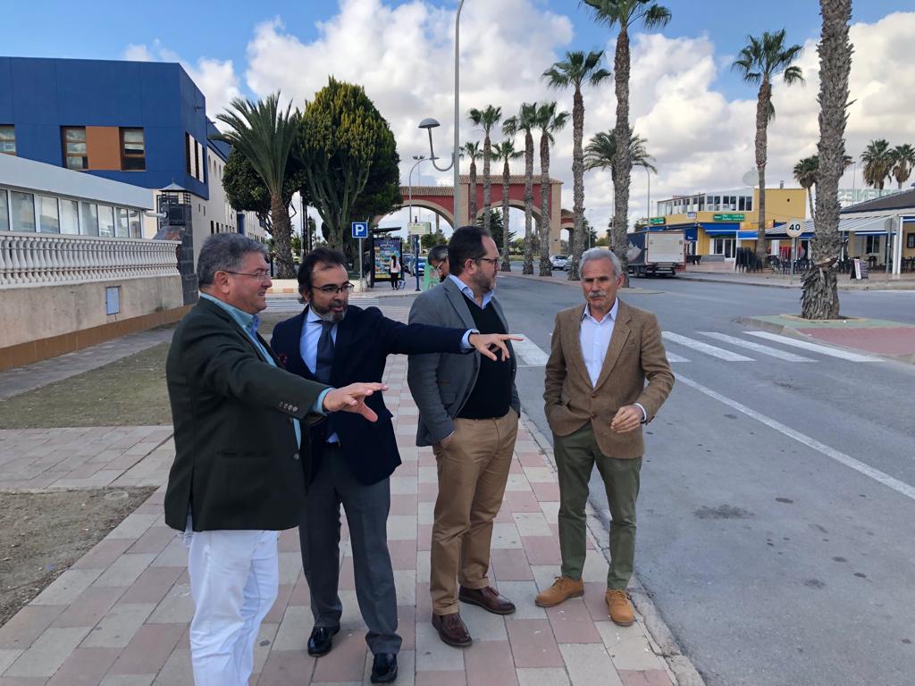 Con la inversión de más de medio millón de euros entre el Gobierno <a href="/Regiondemurcia/">Gobierno de la Región de Murcia</a> y el <a href="/AytoLosAlczares/">Ayuntamiento de Los Alcázares</a>, a través del Plan de Obras y Servicios, se va a mejorar la #accesibilidad y pavimentación de varias de las avenidas principales de #LosNarejos.
#POS