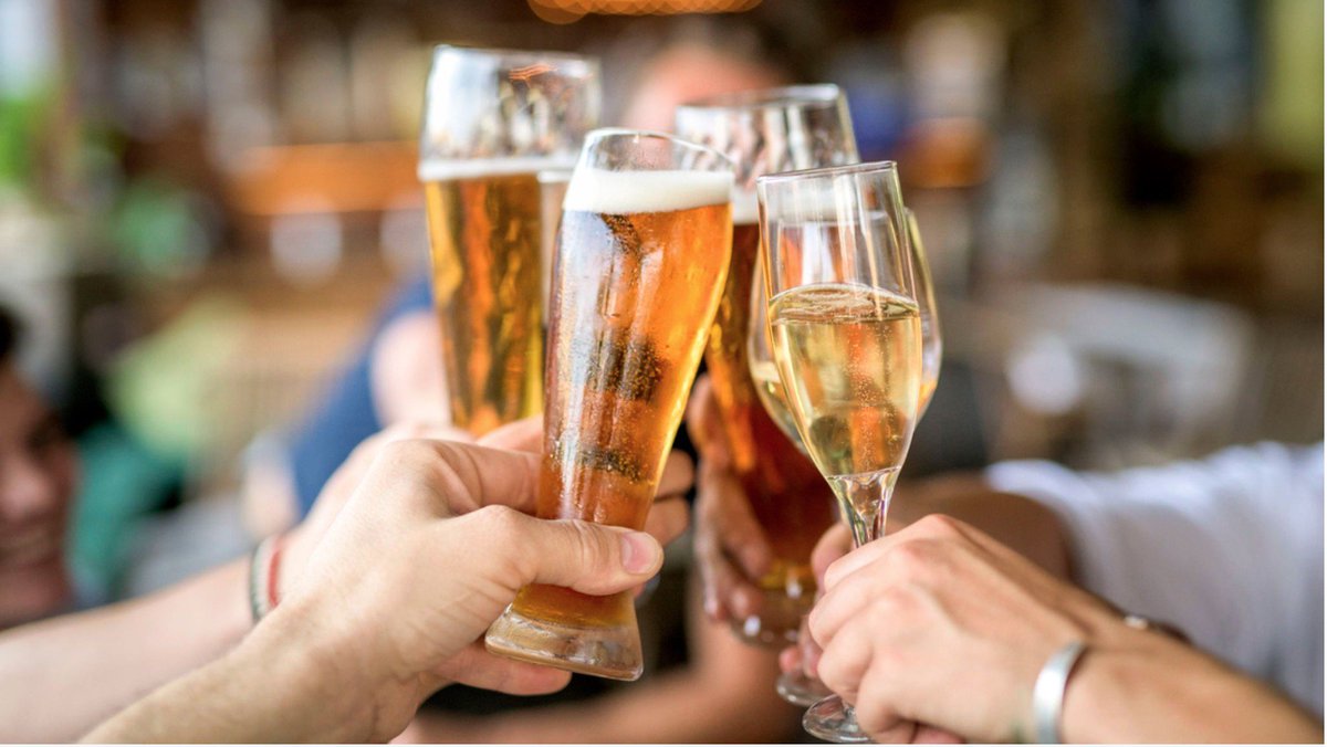 Scientists test 'beer before wine and you'll feel fine' hangover theory... 🍺🤔🍷

bit.ly/2TLp6n0

#beernews #beeroclock